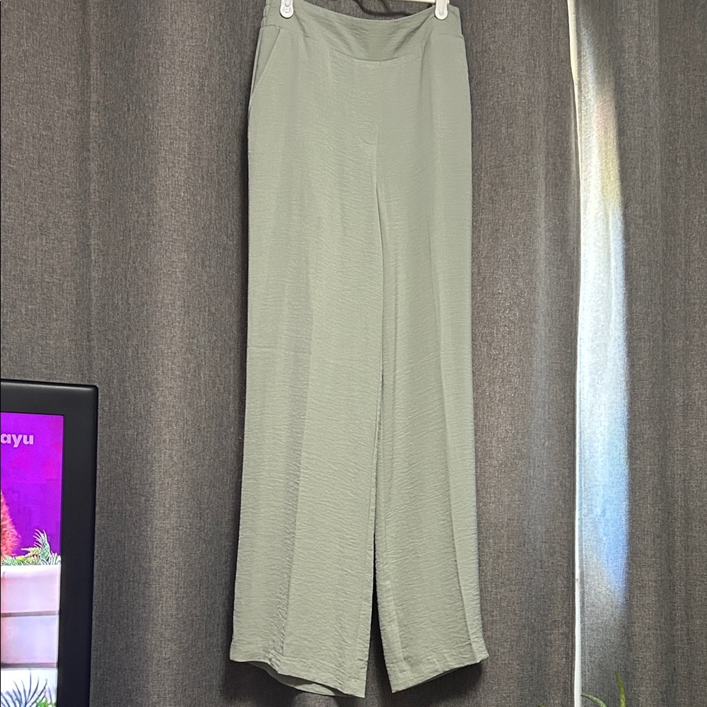 Suzy Shier Light Gray Wide Leg Pants